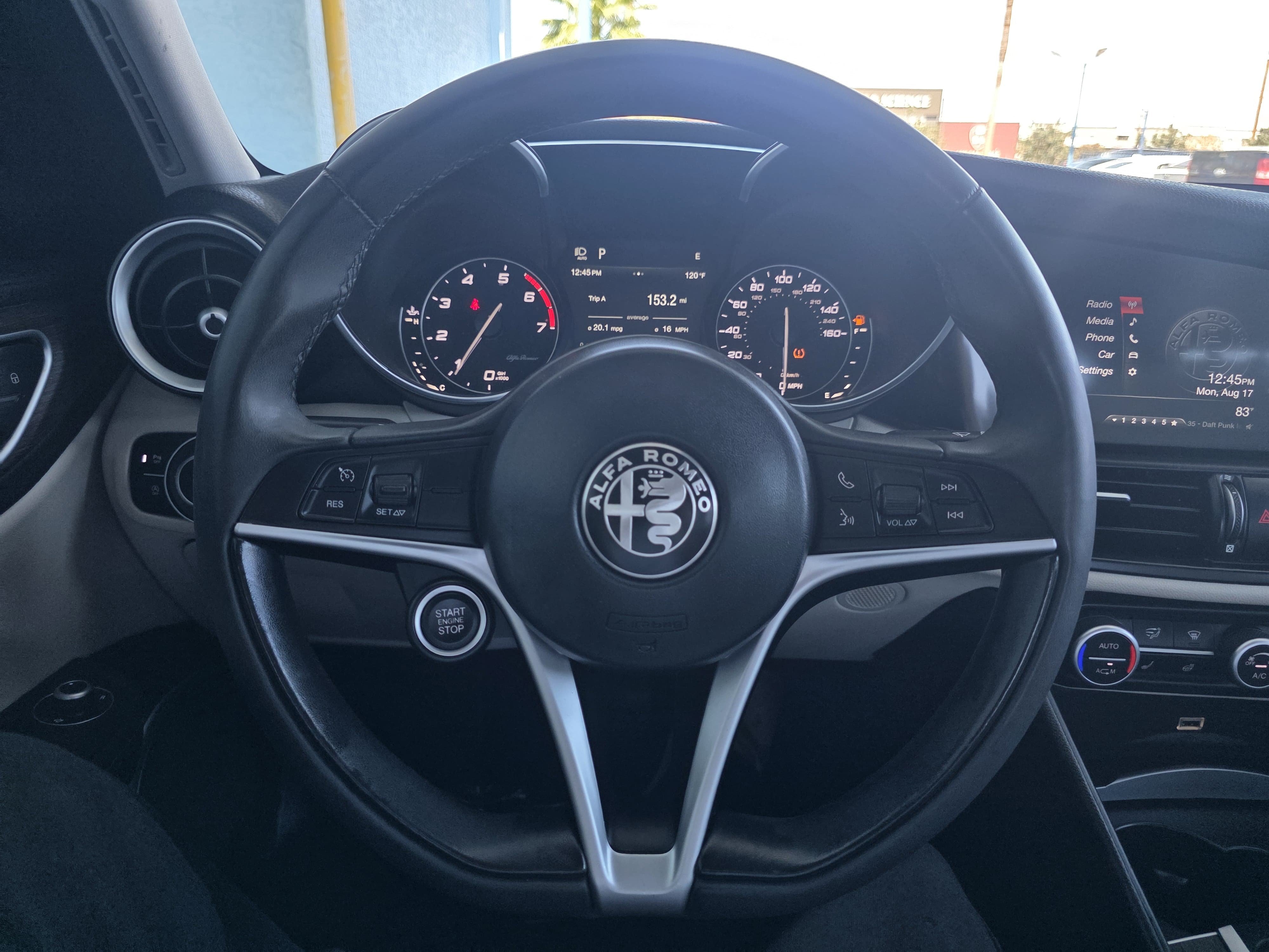 Used 2019 Alfa Romeo Giulia Ti RWD image 12