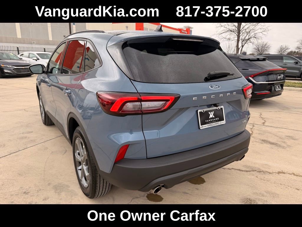 Used 2025 Ford Escape ST-Line Select AWD/4WD image 2