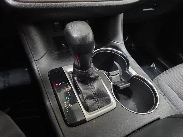 Used 2019 Toyota Highlander LE AWD/4WD image 23