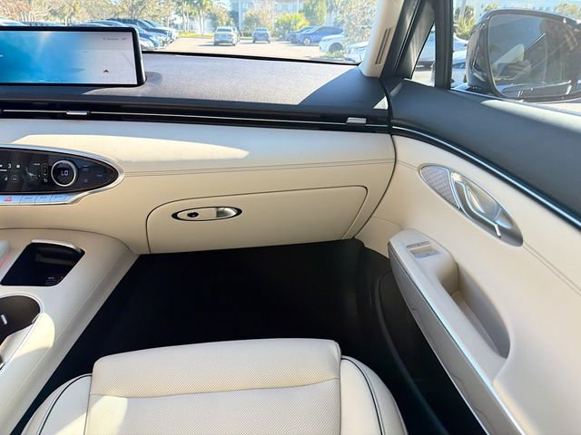Used 2025 Genesis GV70 2.5T w/ Advanced Package image 18