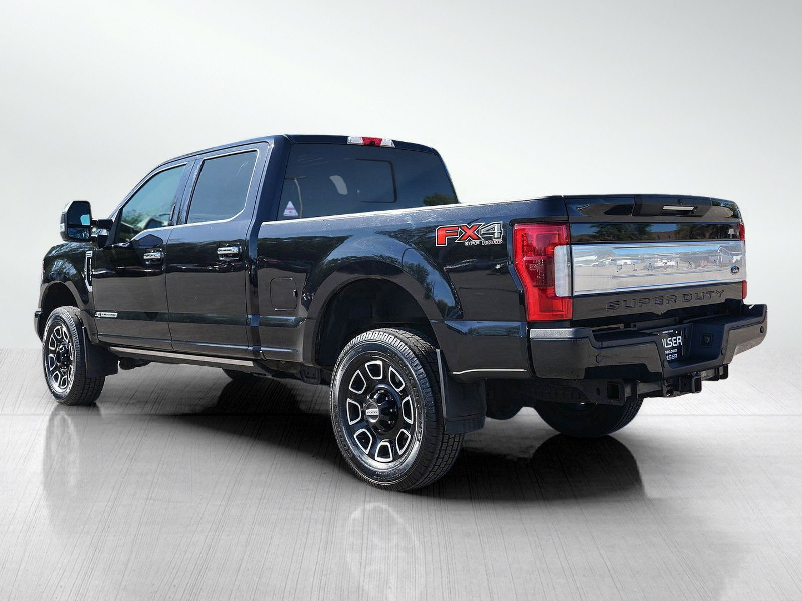 Used 2019 Ford F350 Platinum w/ Platinum Ultimate Package AWD/4WD image 3