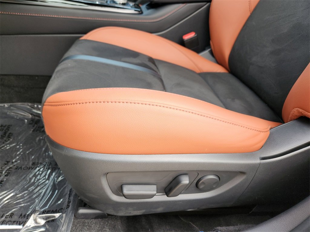 New 2025 MAZDA CX-30 Carbon image 8