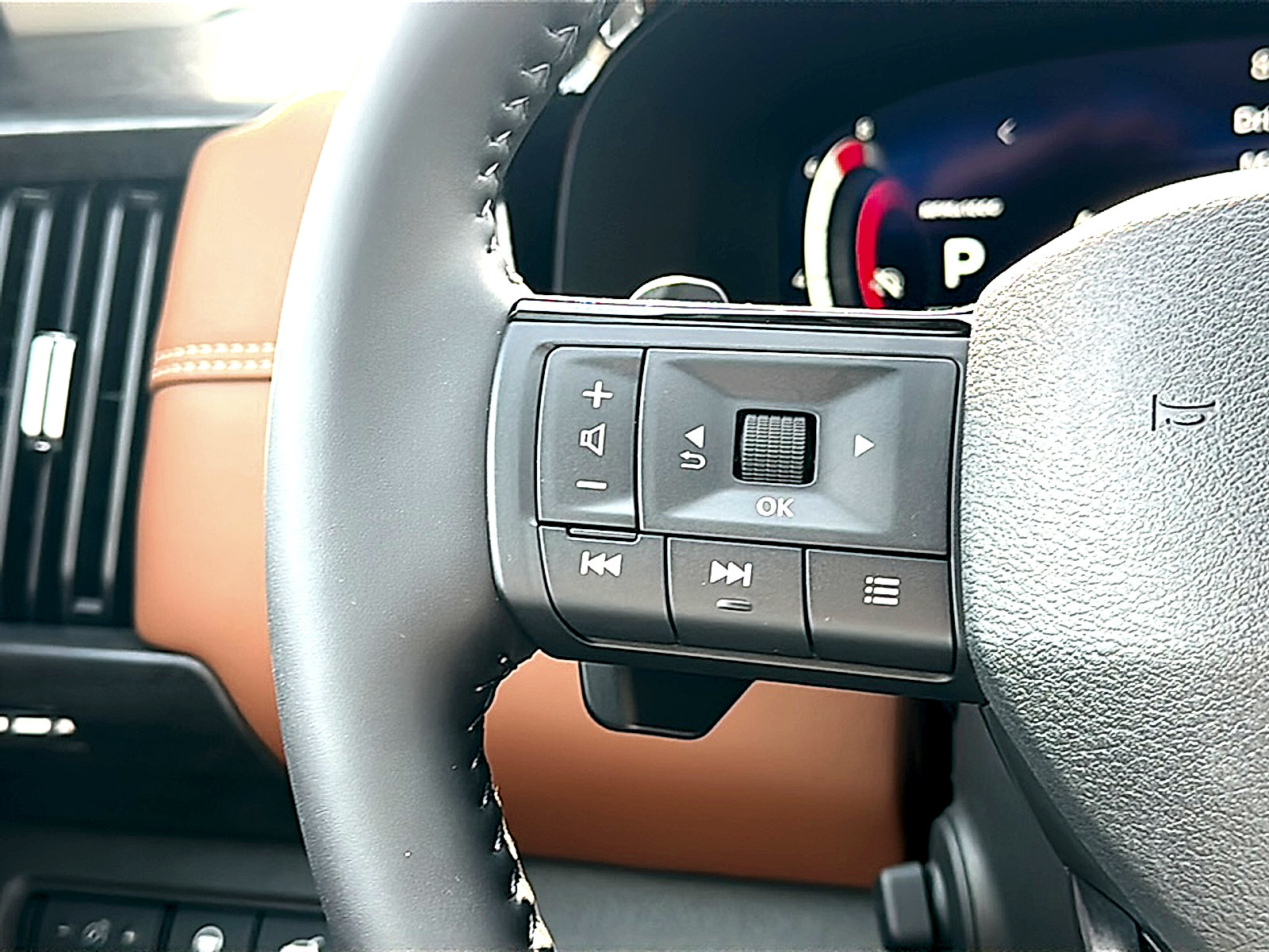 New 2026 Nissan Pathfinder Platinum w/ Cargo Package FWD image 20