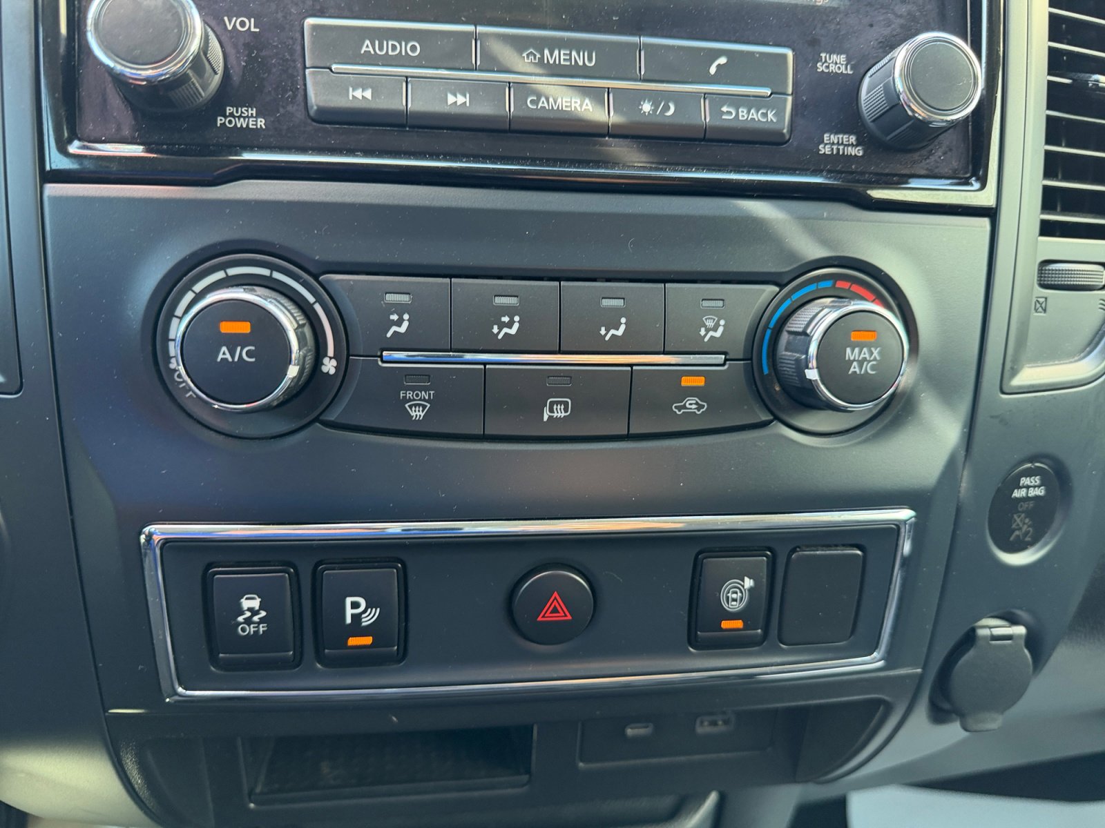 Used 2022 Nissan Titan SV w/ Accessory Utility Package RWD image 23