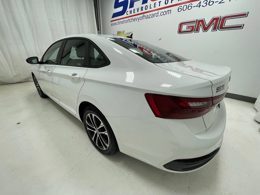 Used 2025 Volkswagen Jetta Sport FWD image 8