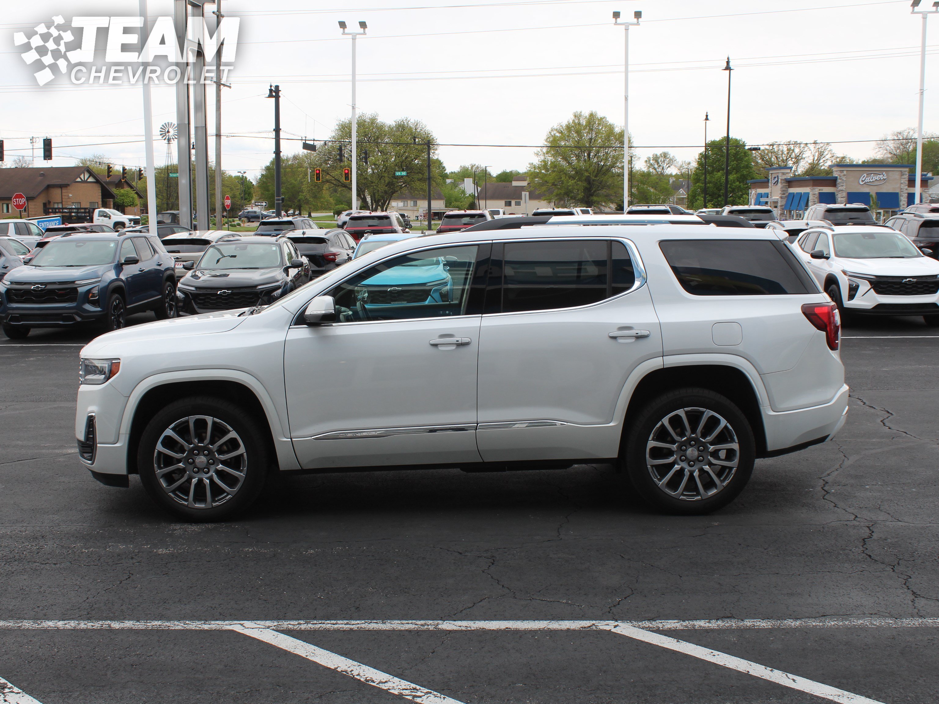 Used 2023 GMC Acadia Denali AWD/4WD image 7