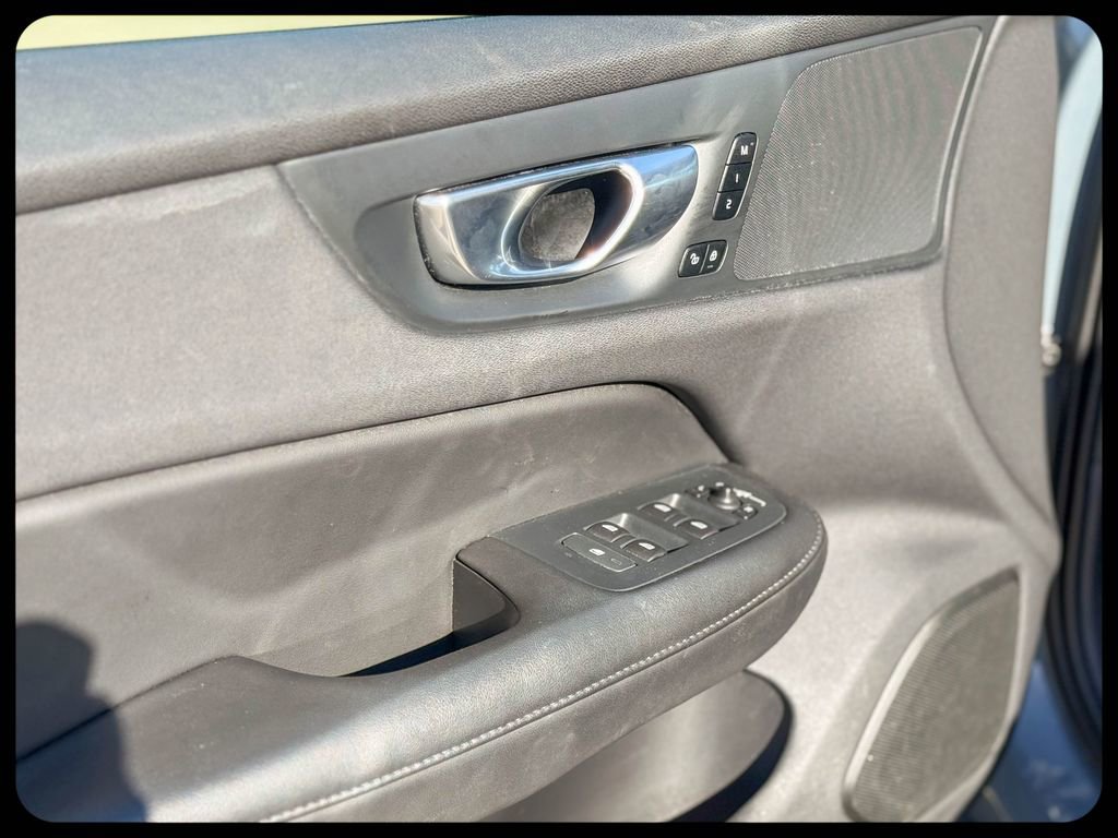 Used 2024 Volvo S60 B5 Core image 15