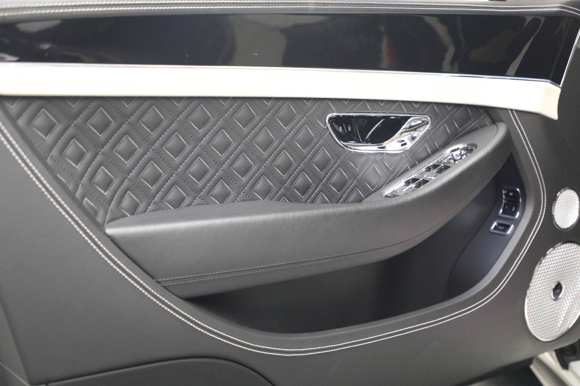 Certified 2021 Bentley Continental GT AWD/4WD image 18