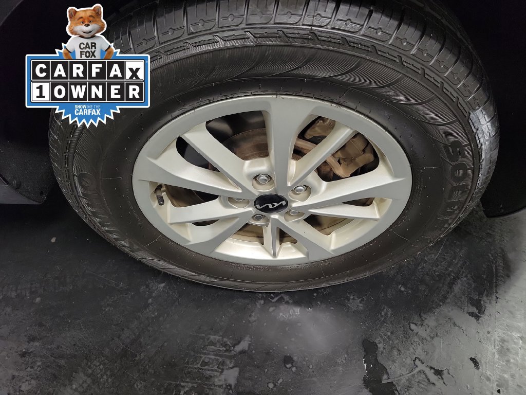 Used 2022 Kia Carnival LX FWD image 12