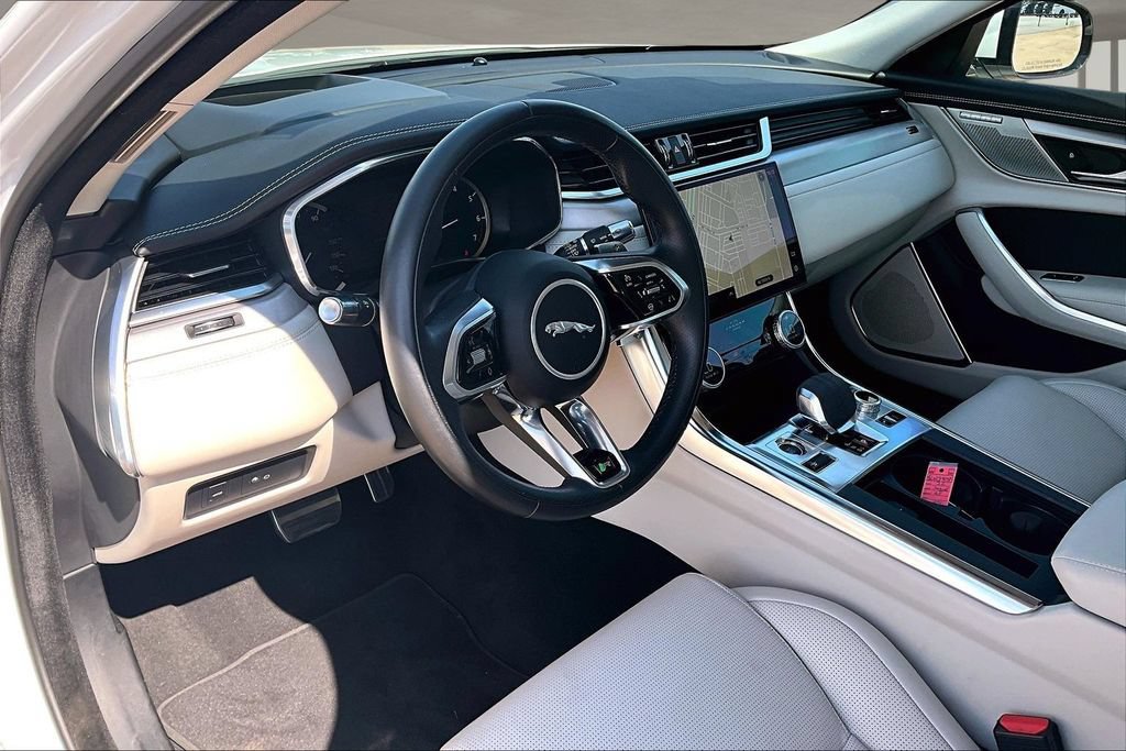 Used 2022 Jaguar XF R-Dynamic SE AWD/4WD image 12