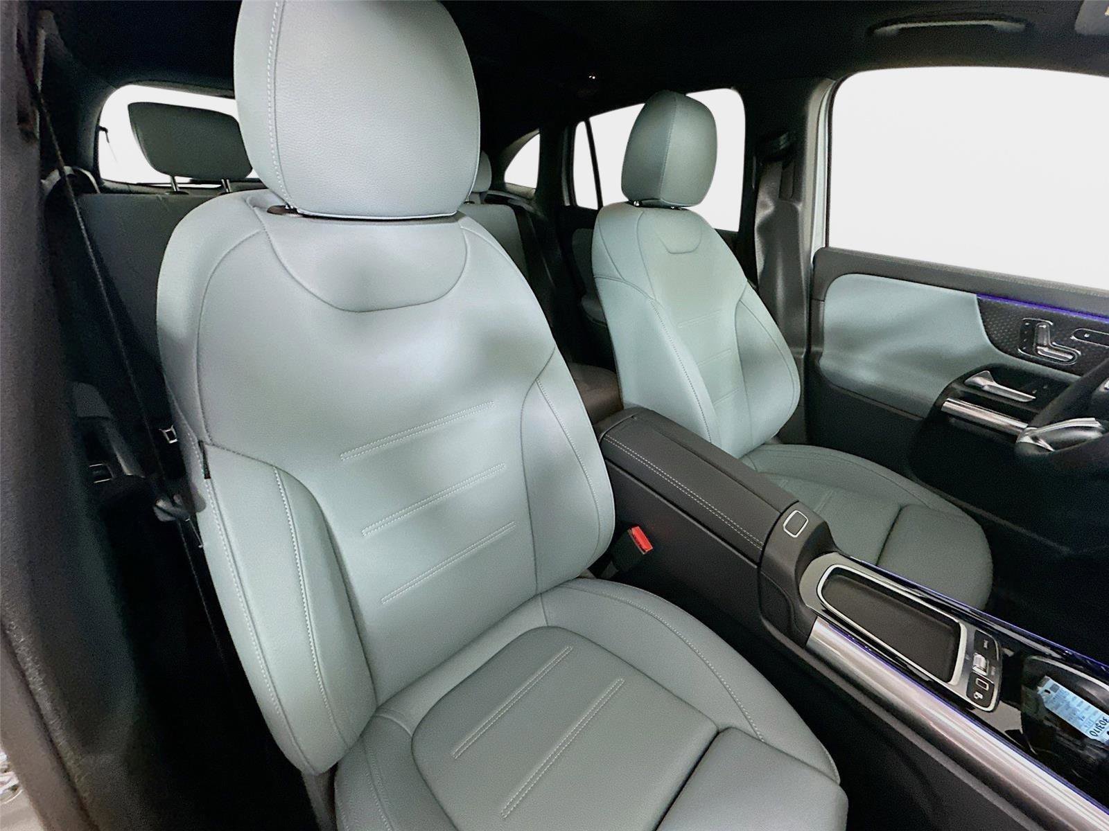 Used 2026 Mercedes-Benz GLA 250 4MATIC image 38