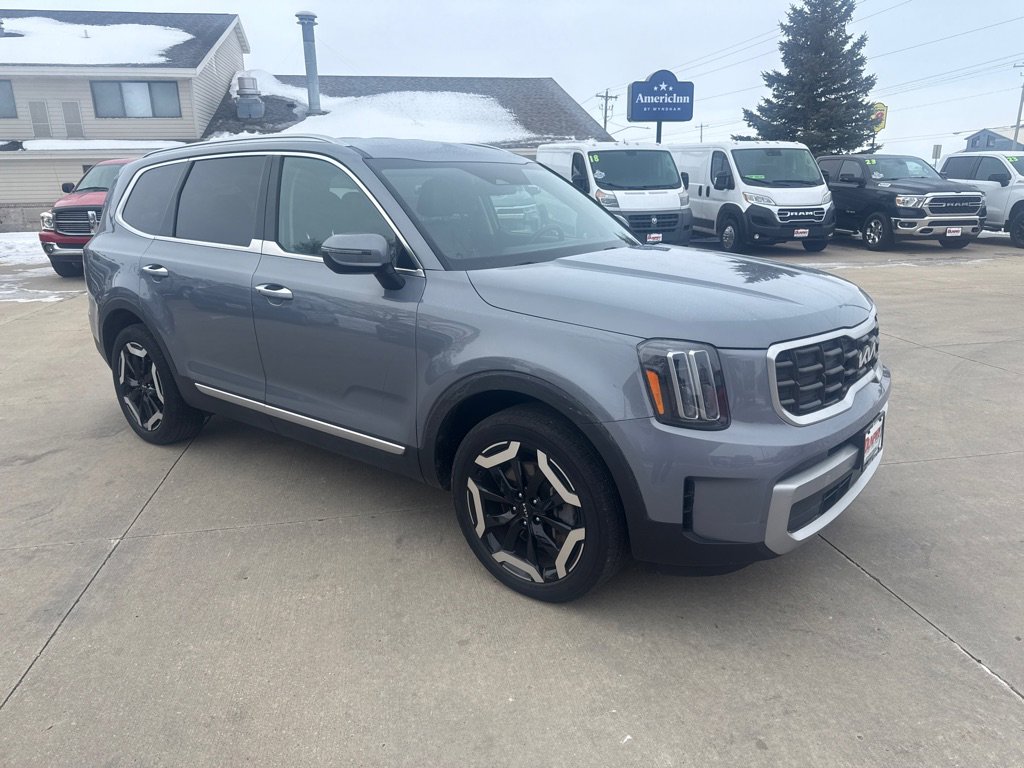 Used 2023 Kia Telluride S image 7