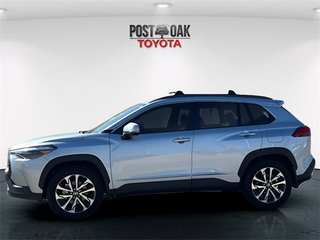 Used 2023 Toyota Corolla Cross XLE w/ Convenience Package image 4