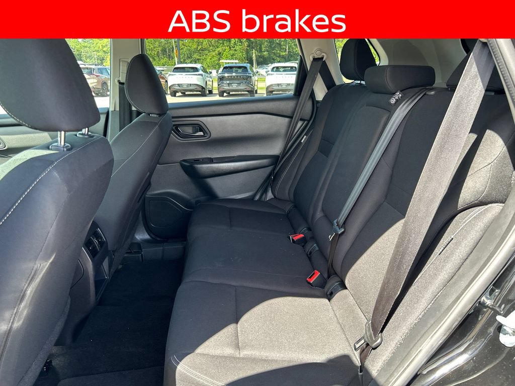 Used 2024 Nissan Rogue S AWD/4WD image 29
