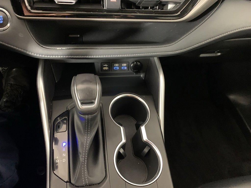 Used 2022 Toyota Highlander XLE image 12