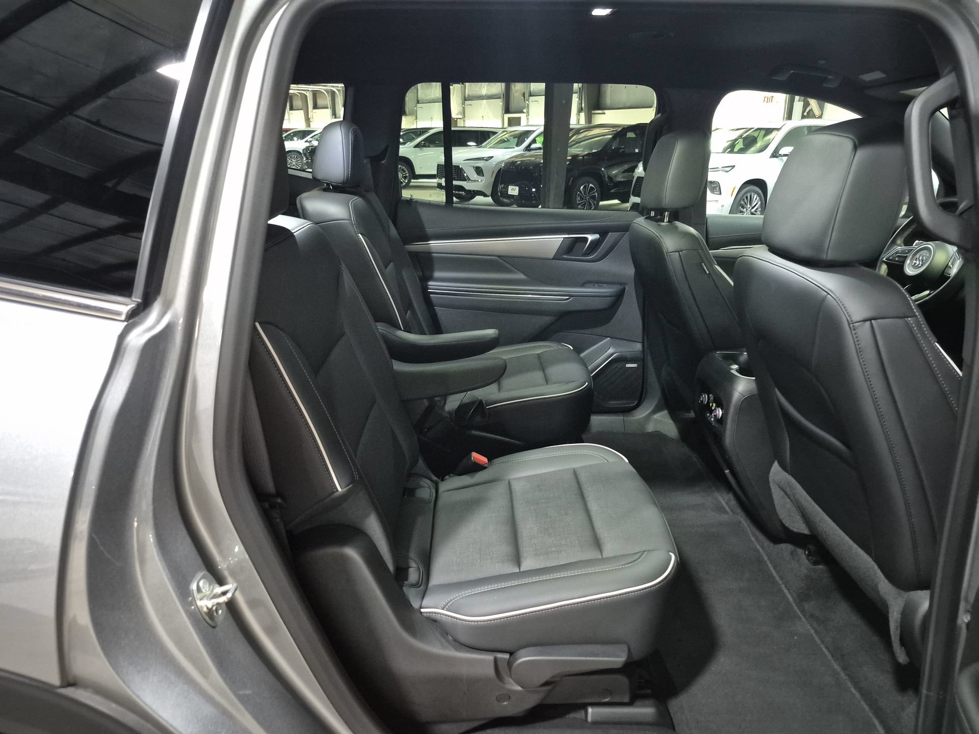 Certified 2025 Buick Enclave Preferred AWD/4WD image 28