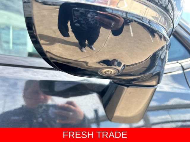 Used 2024 Chrysler Pacifica Premium FWD image 16