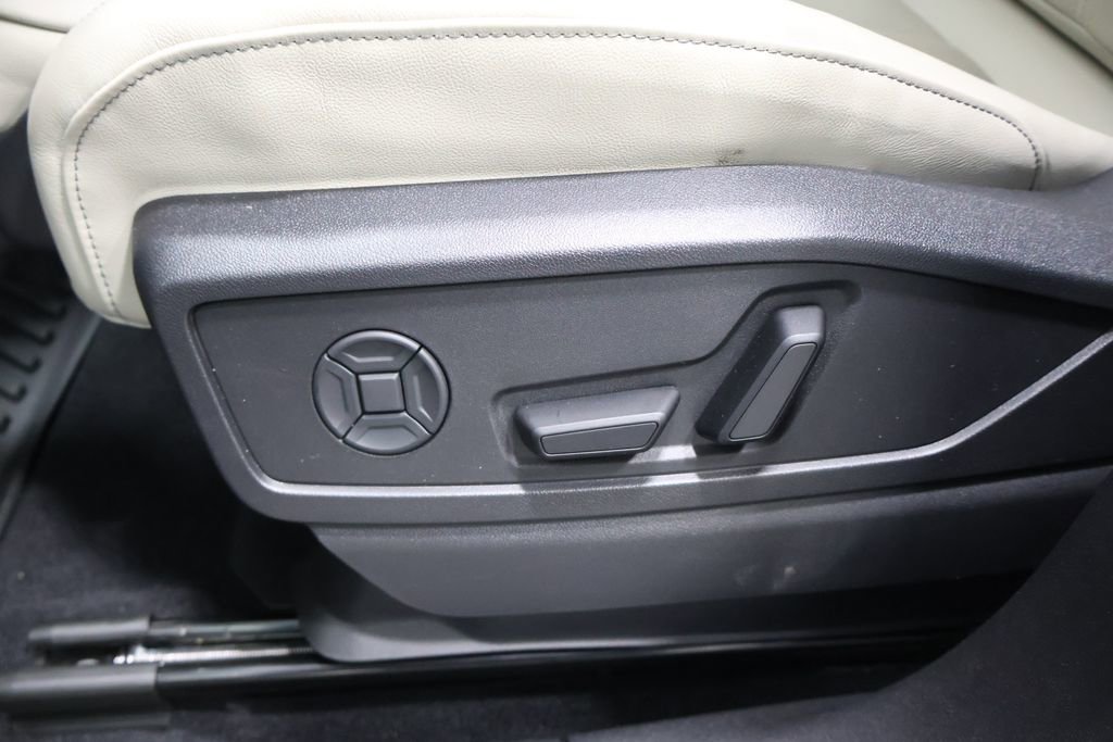 Used 2025 Audi Q5 2.0T Premium Plus w/ Premium Plus image 14