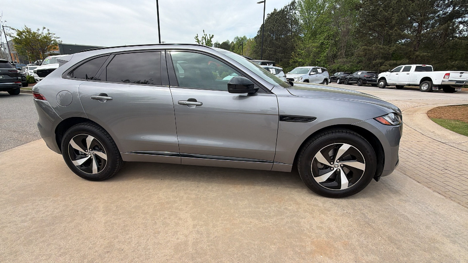 Used 2024 Jaguar F-PACE R-Dynamic S AWD/4WD image 7