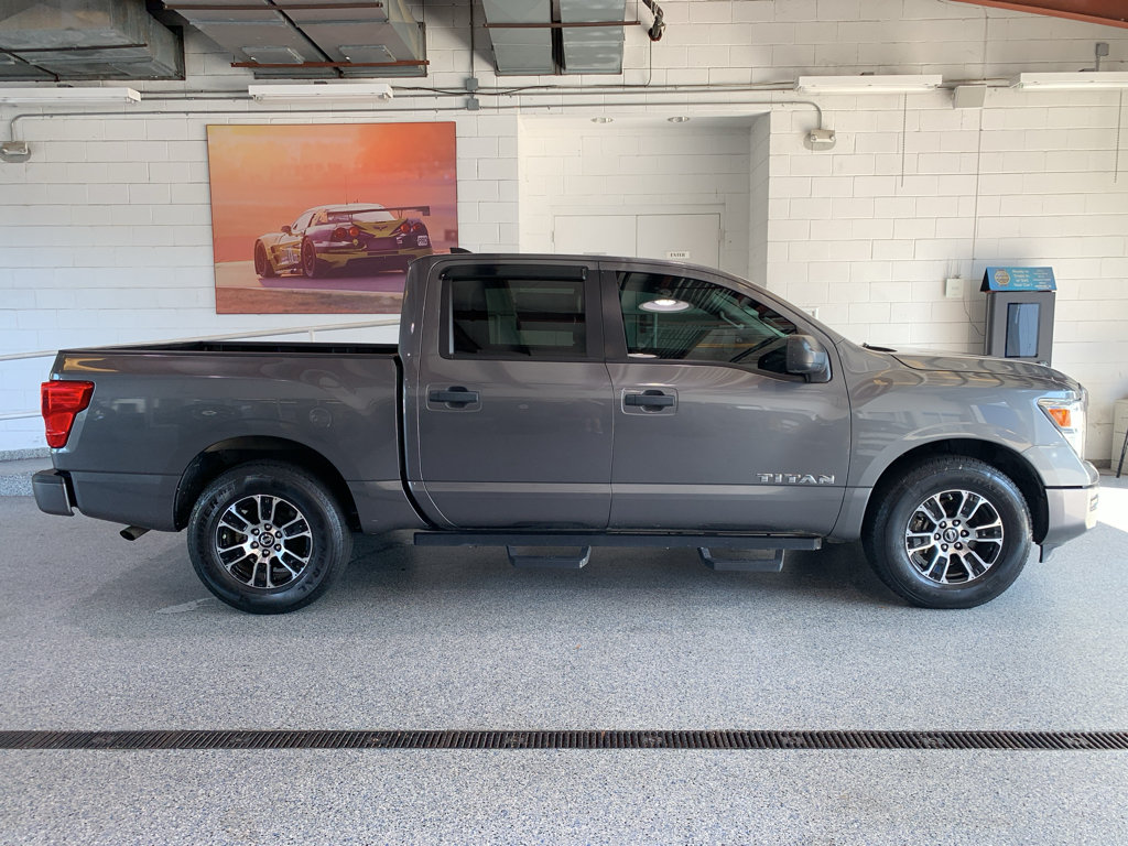 Used 2022 Nissan Titan SV RWD image 10