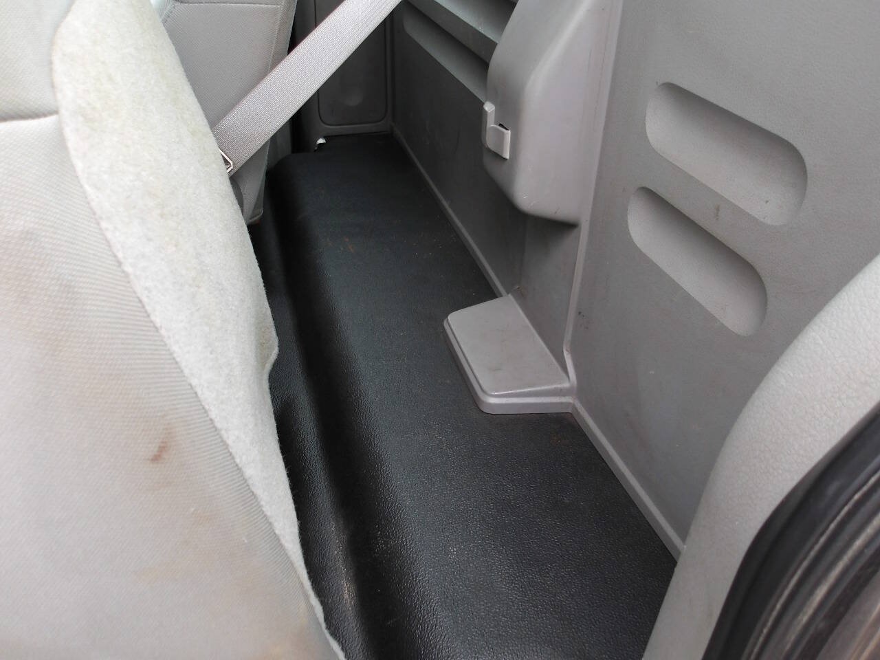 Used 2005 Ford F150 XL RWD image 14