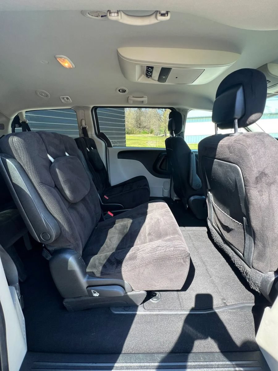 Used 2014 Dodge Grand Caravan SXT FWD image 13