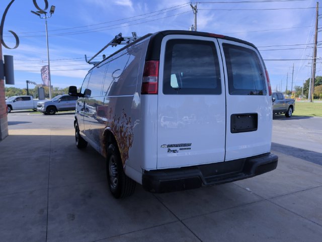 Used 2016 Chevrolet Express 2500 RWD image 5