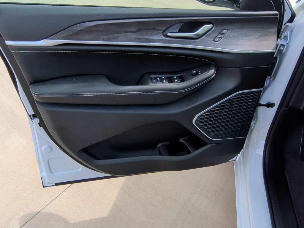 New 2026 Jeep Grand Cherokee Limited AWD/4WD image 11