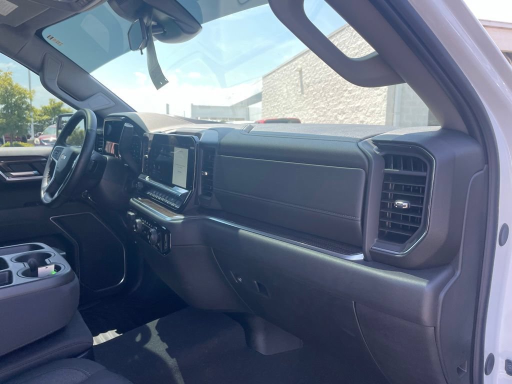 Used 2025 Chevrolet Silverado 1500 LT AWD/4WD image 28