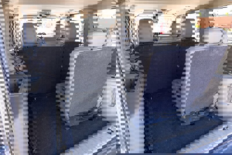 Used 2004 HUMMER H2 w/ Preferred Equipment Group image 27