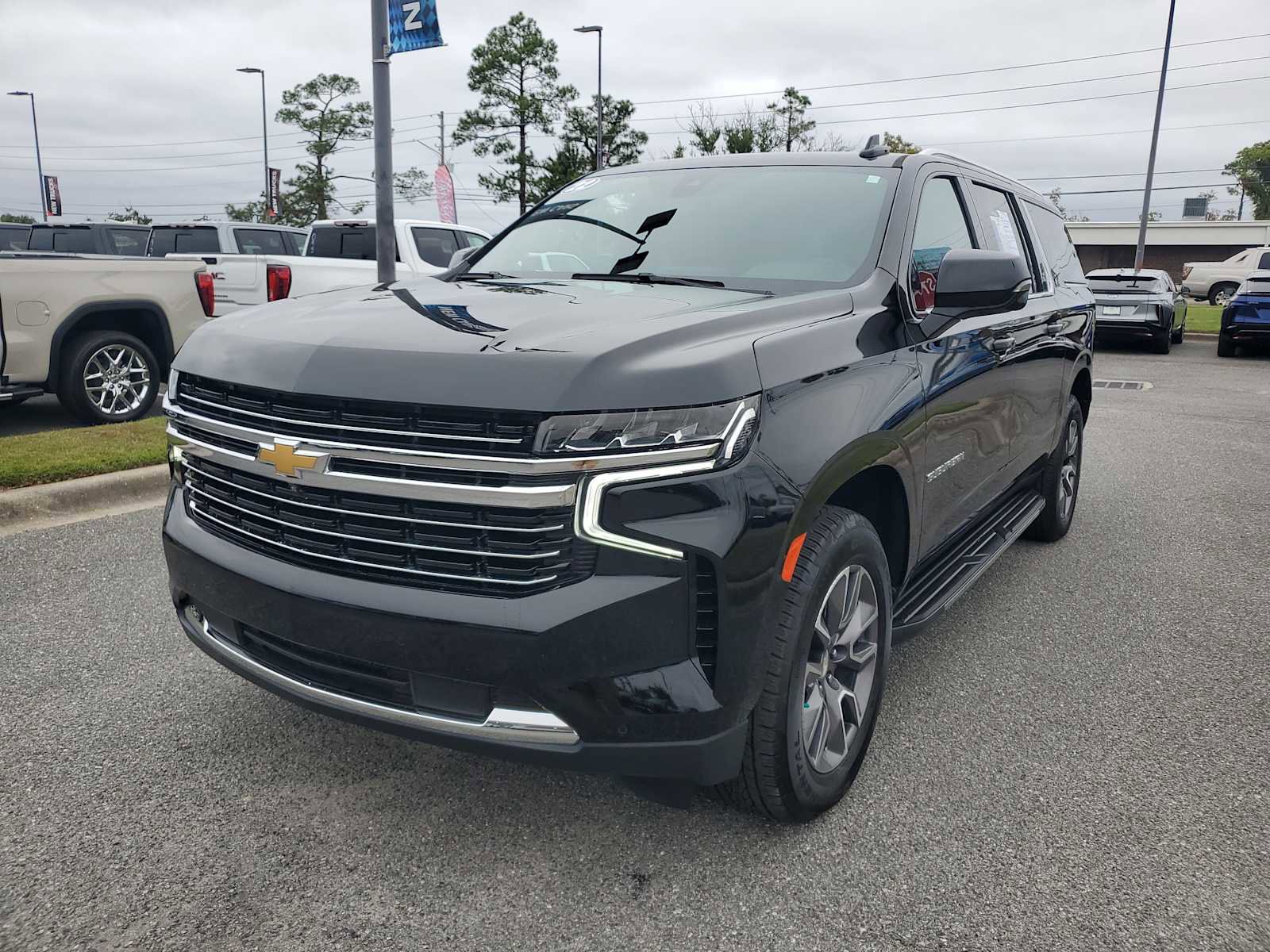 Used 2022 Chevrolet Suburban LT w/ Luxury Package