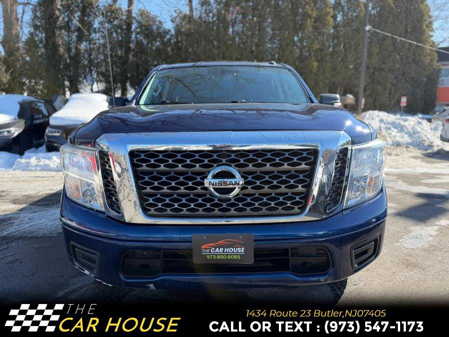 Used 2019 Nissan Titan SV w/ SV Convenience Package image 3