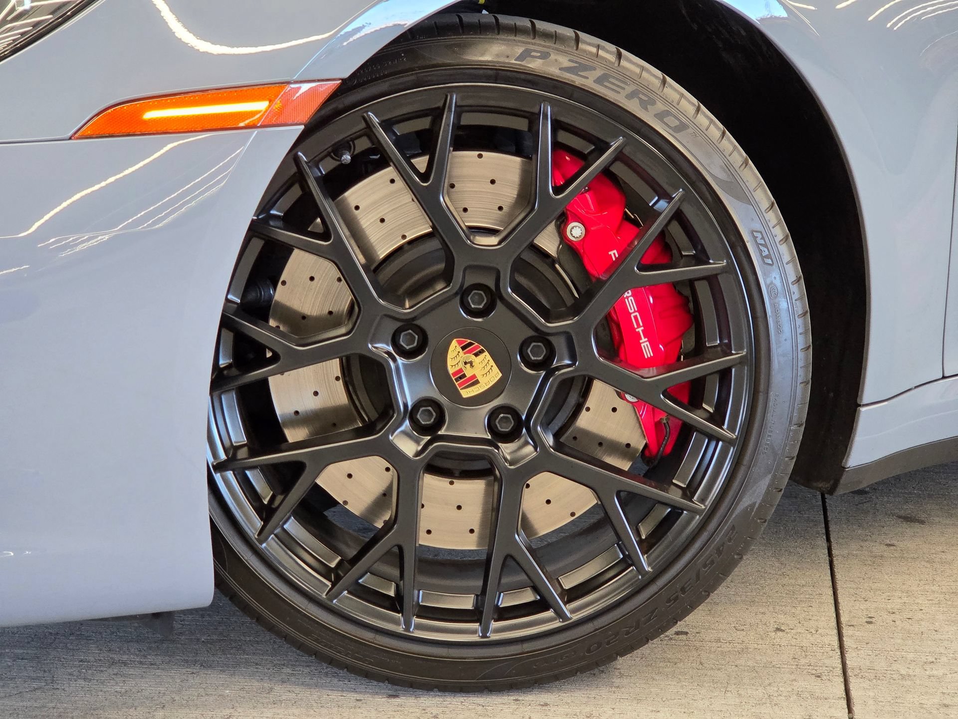 Certified 2024 Porsche 911 Targa 4 GTS AWD/4WD image 25