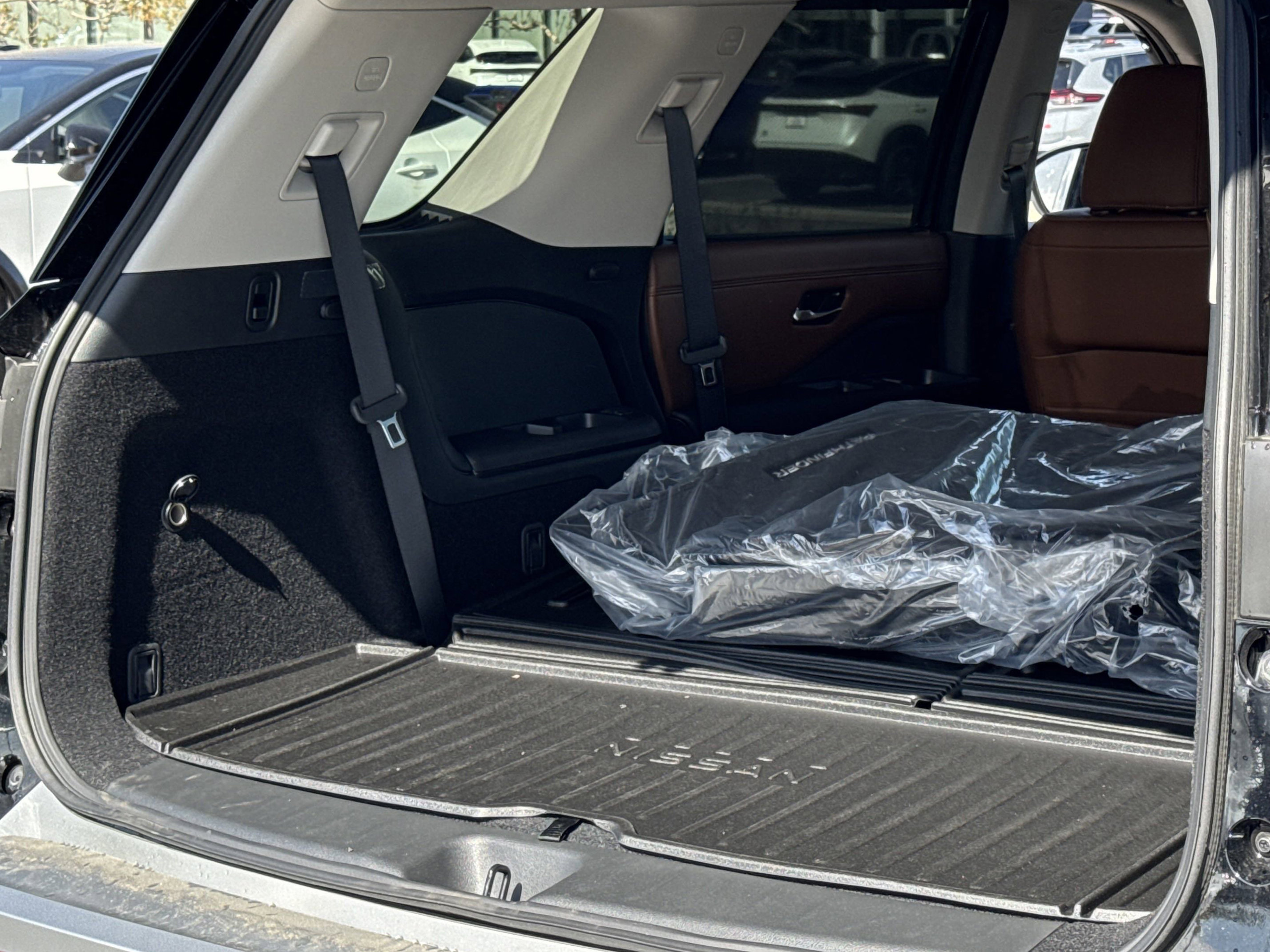 New 2025 Nissan Pathfinder Platinum w/ Cargo Package image 23