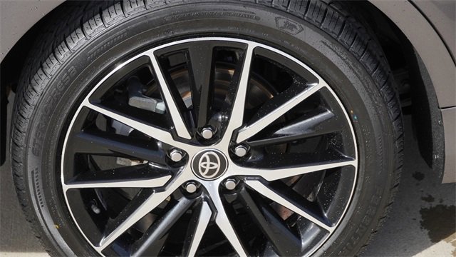 Used 2024 Toyota Camry SE image 11