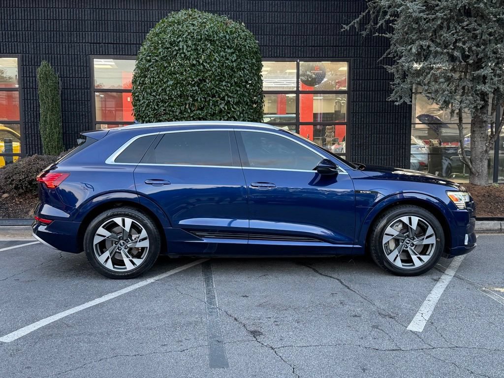 Used 2022 Audi e-tron Premium AWD/4WD image 21