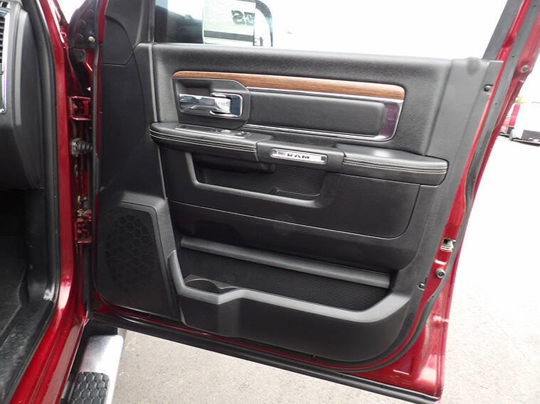 Used 2017 RAM 3500 Laramie w/ Convenience Group image 15