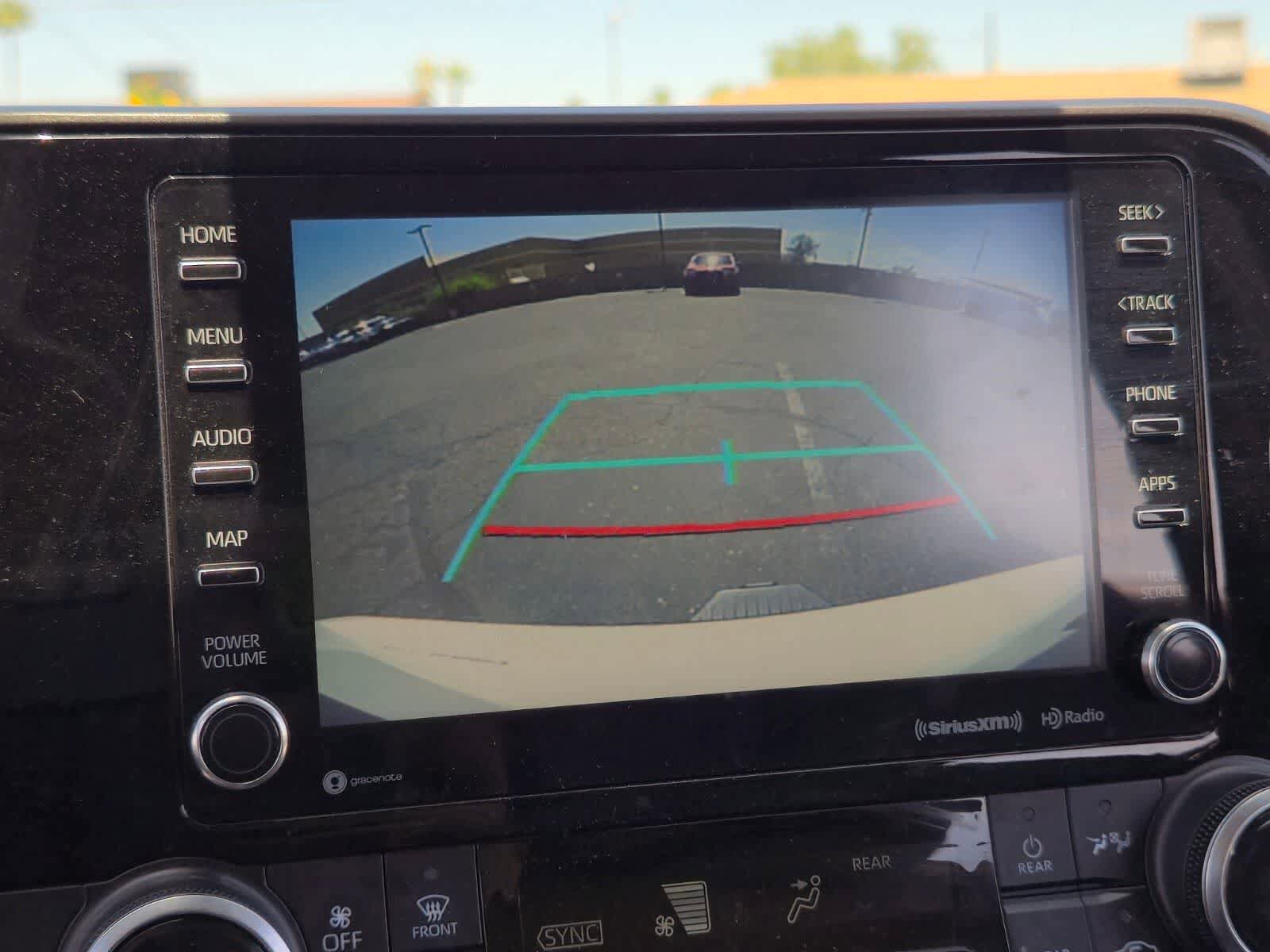 Used 2021 Toyota Highlander LE FWD image 16