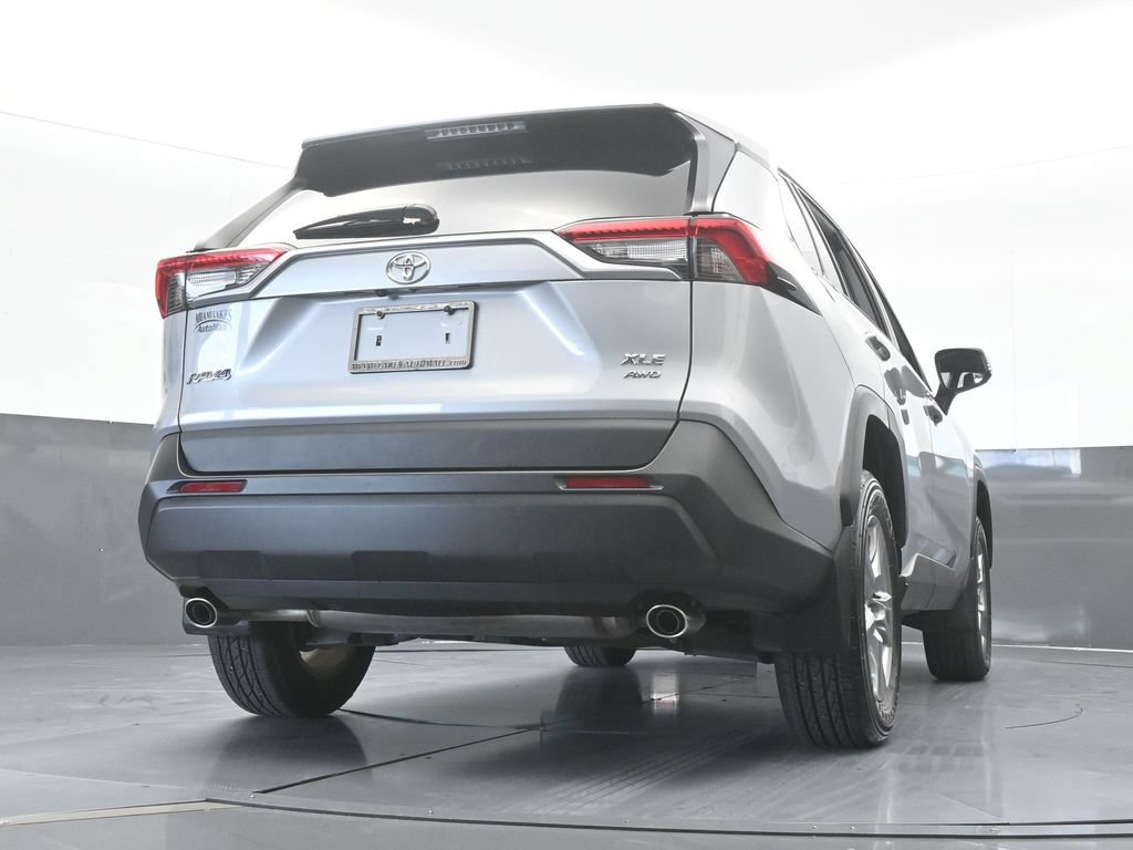 Used 2025 Toyota RAV4 XLE AWD/4WD image 55