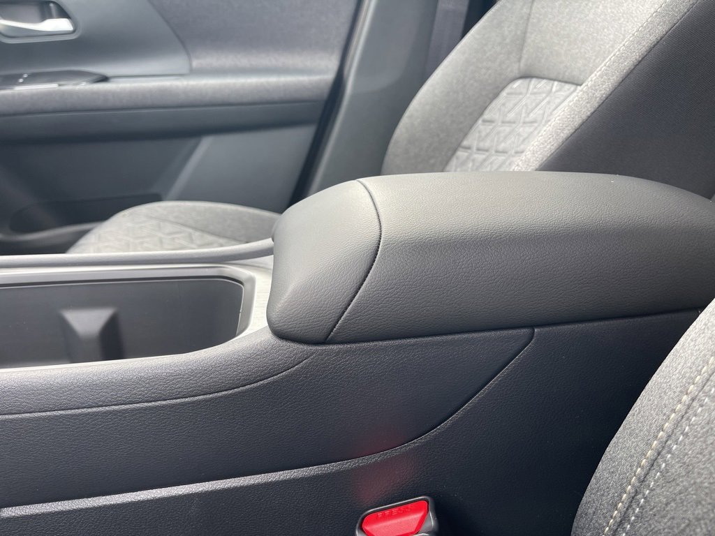 New 2025 Nissan Kicks SV image 12