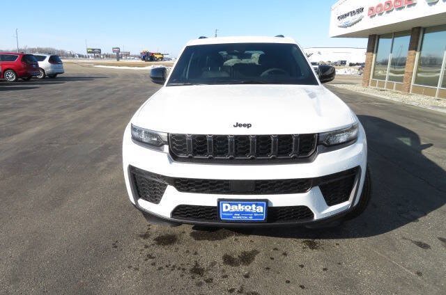 New 2026 Jeep Grand Cherokee Altitude AWD/4WD image 5