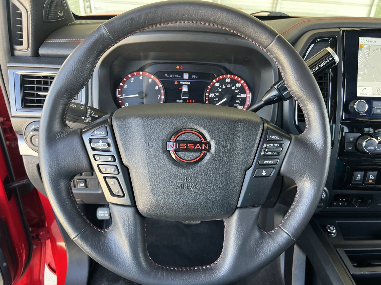 Used 2023 Nissan Titan PRO-4X w/ Pro-4x Convenience Package AWD/4WD image 11