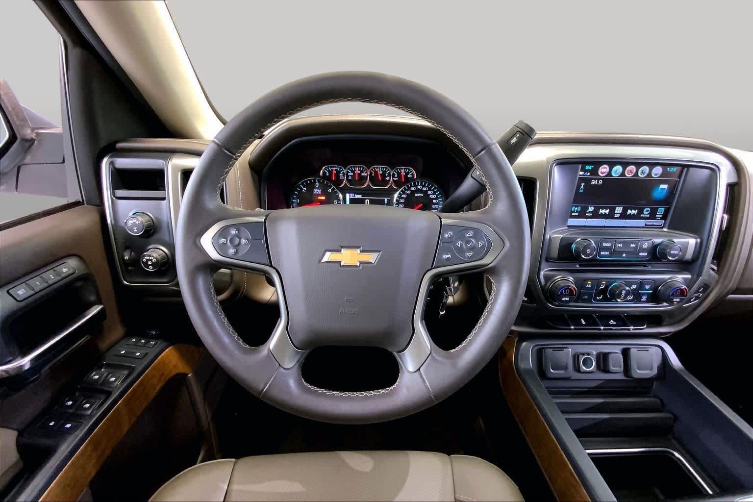 Used 2018 Chevrolet Silverado 1500 LTZ AWD/4WD image 5