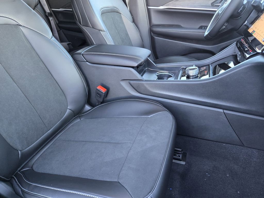 New 2026 Jeep Grand Cherokee Altitude AWD/4WD image 7