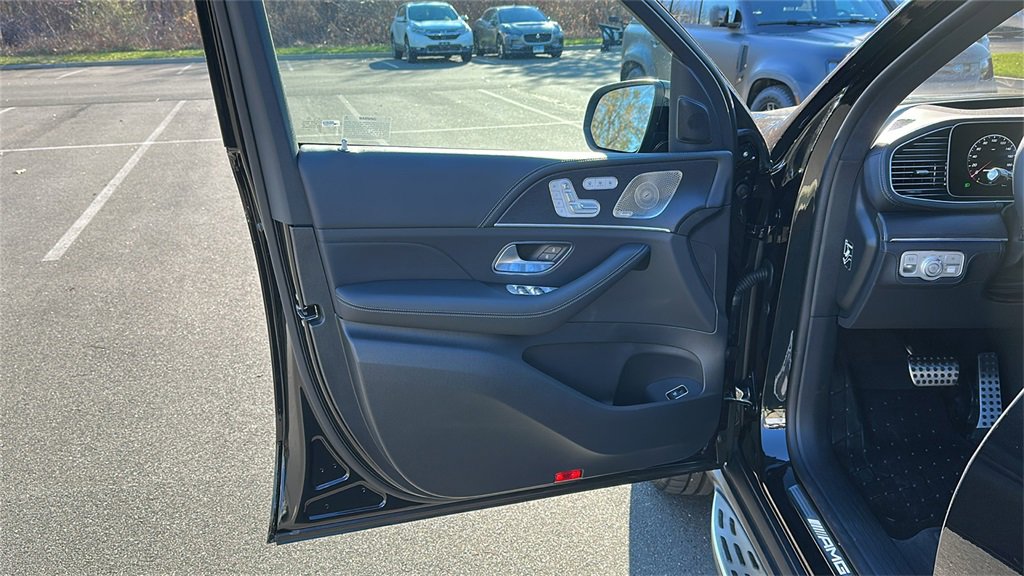 Used 2026 Mercedes-Benz GLS 63 AMG 4MATIC image 9