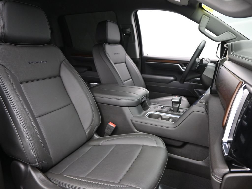 Used 2025 GMC Sierra 1500 Denali image 9