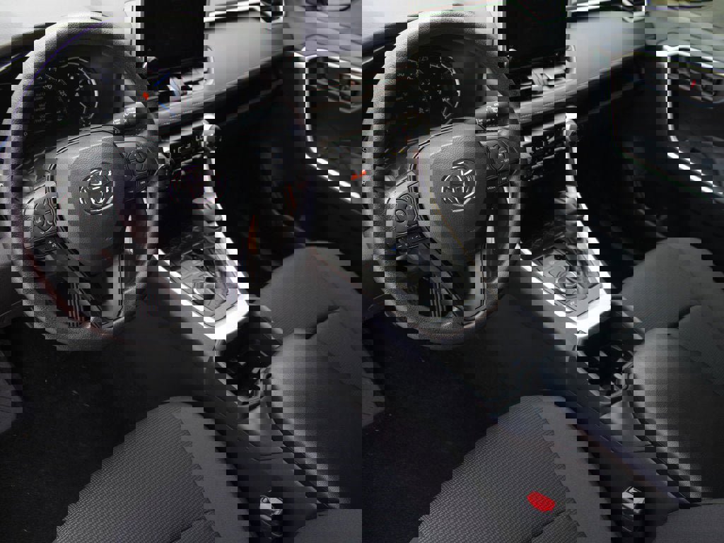 New 2025 Toyota RAV4 LE image 2