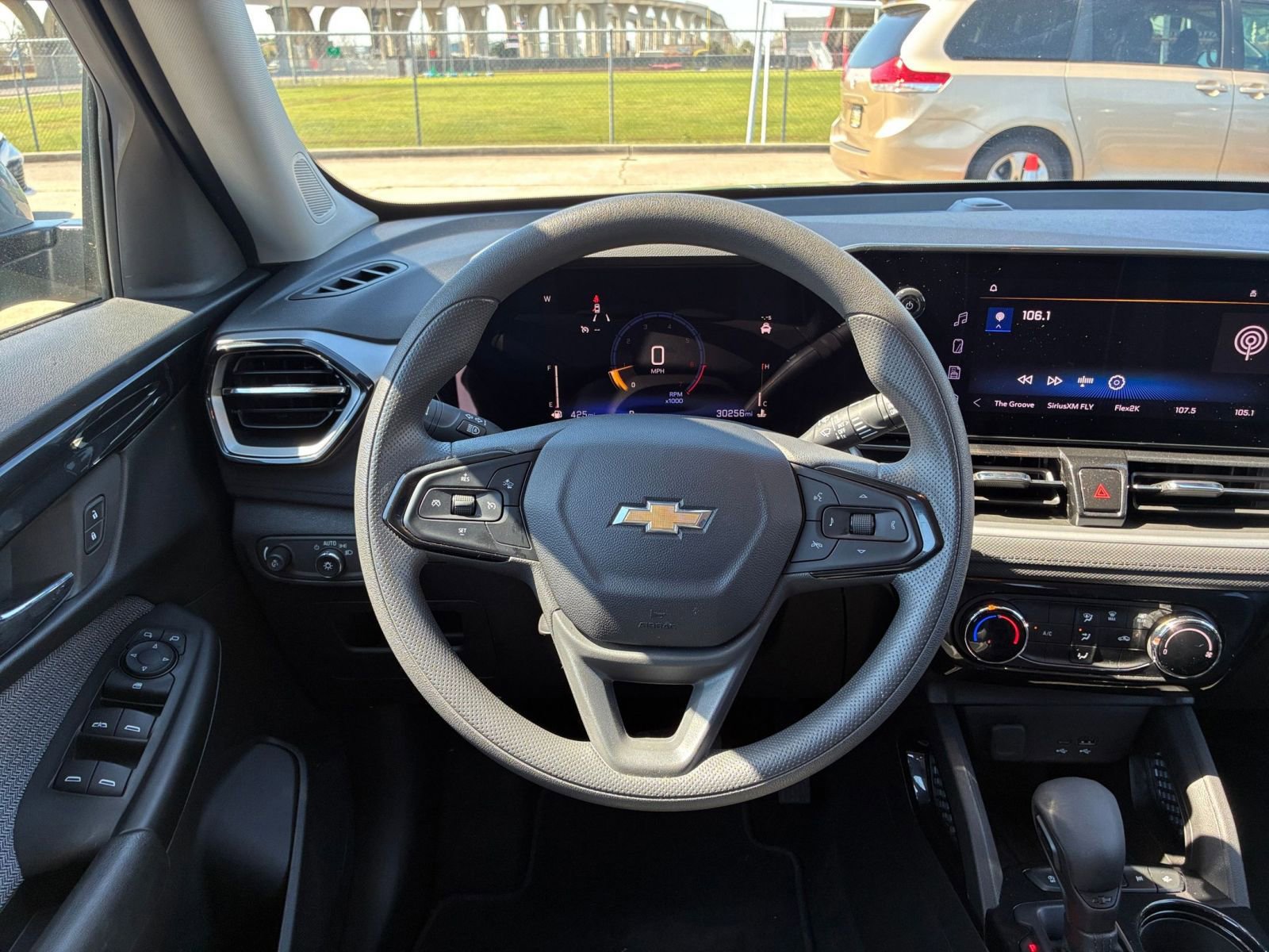 Used 2025 Chevrolet TrailBlazer LT image 27