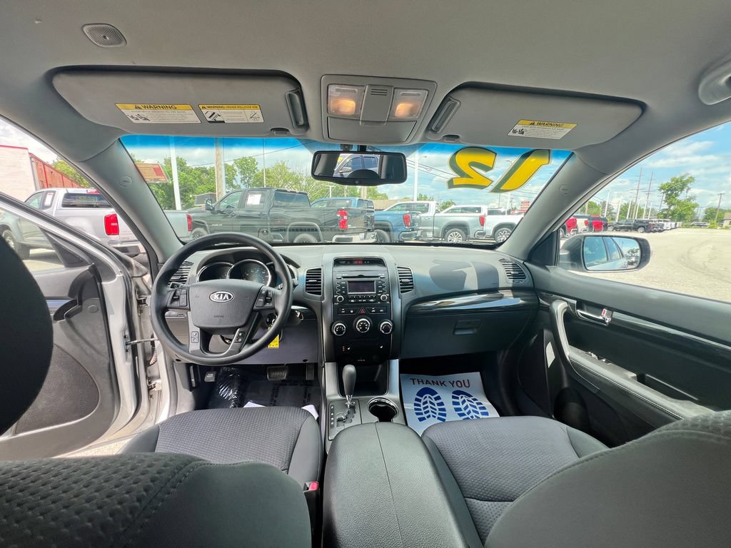 Used 2012 Kia Sorento LX w/ Convenience Pkg FWD image 28