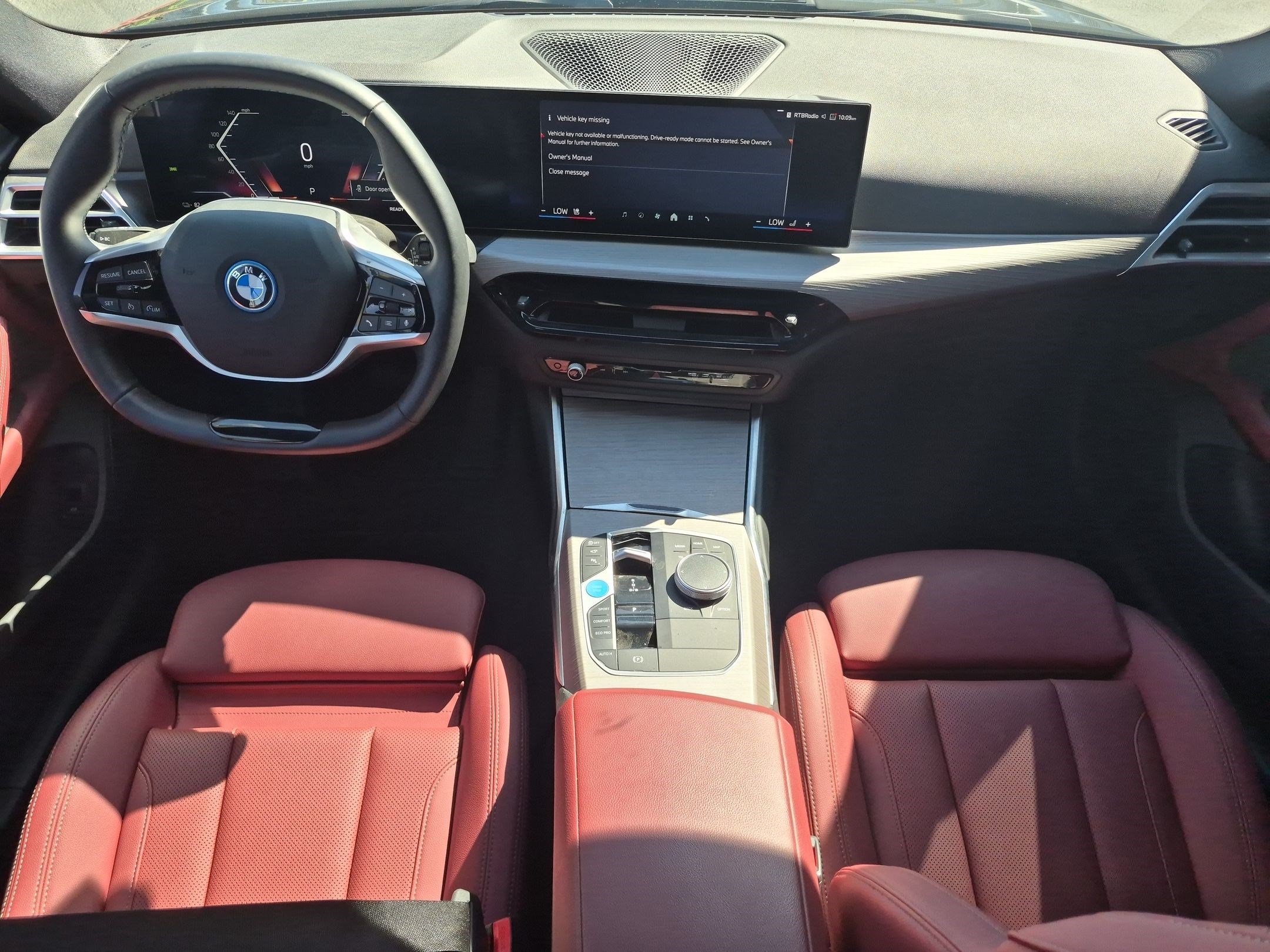 Used 2025 BMW i4 eDrive40 w/ Parking Assistance Package RWD image 29
